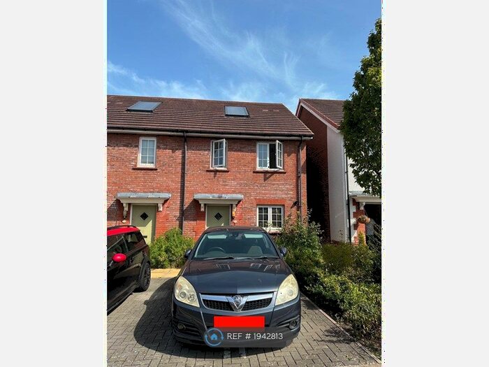 2 Bedroom End Of Terrace House To Rent In Horse Leaze Road, Bristol, BS16