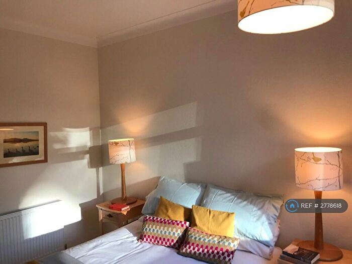 2 Bedroom Flat To Rent In Falcon Road West, Edinburgh, EH10