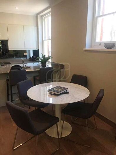 2 Bedroom Flat To Rent In Halsey House, London, WC1R