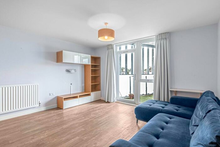 2 Bedroom Apartment To Rent In Glebe Way, West Wickham, BR4