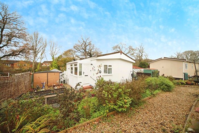 2 Bedroom Mobile/park Home For Sale In Taunton Vale Park, Bathpool, Taunton, TA2