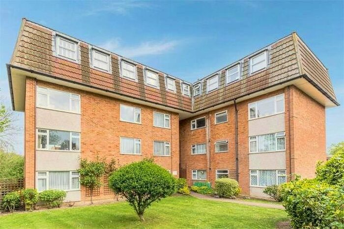 2 Bedroom Flat To Rent In Lambs Close, Cuffley, Potters Bar, EN6
