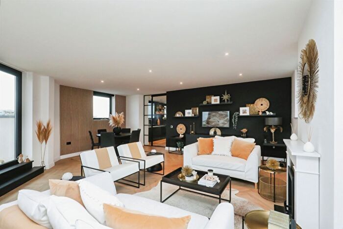 2 Bedroom Flat For Sale In Paper Mill Yard, Norwich, NR1