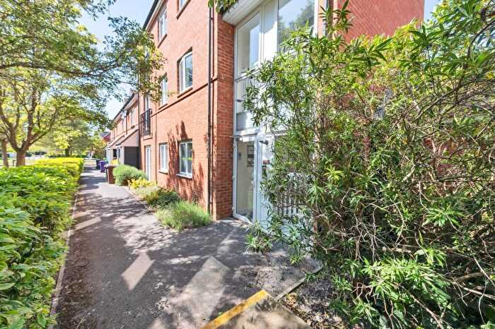 2 Bedroom Flat For Sale In Pippin Grove, Royston, SG8
