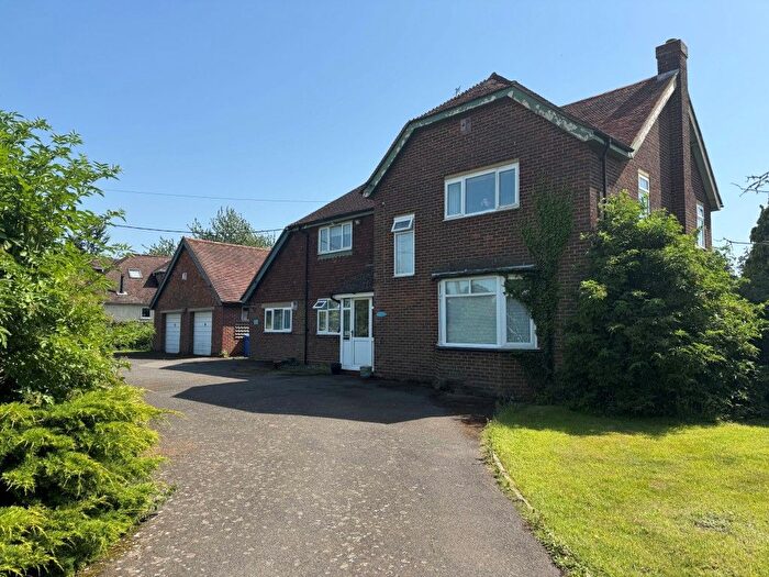 3 Bedroom Semi-Detached House For Sale In The Jays, Parsonage Lane, Bobbing, Sittingbourne, Kent, ME9