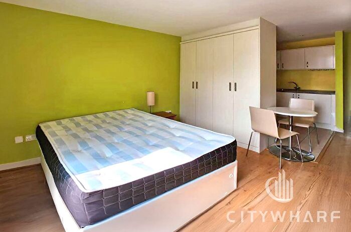 Studio To Rent In Flat, Axis Court, East Lane, London, SE16