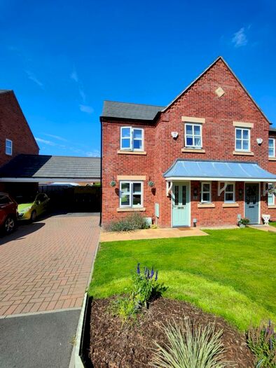 3 Bedroom Semi-Detached House To Rent In Cinder Avenue, Swadlincote, DE11