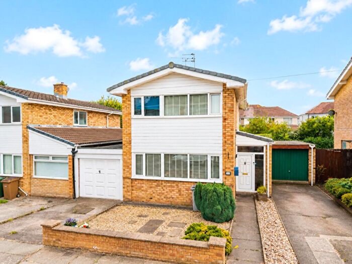 3 Bedroom Link Detached House For Sale In The Leas, Thingwall, Wirral, CH61