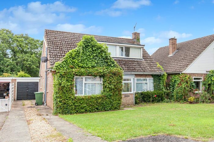 4 Bedroom Detached House To Rent In Playfield Road, Kennington, Oxford, OX1