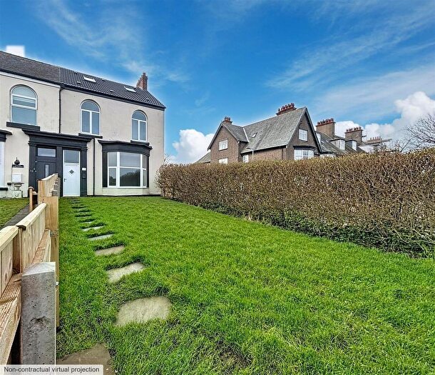 4 Bedroom End Terrace House For Sale In Esplanade, Hornsea, HU18