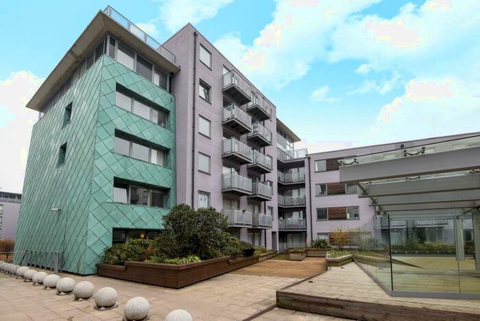 2 Bedroom Flat To Rent In Deals Gateway Lewisham, SE13