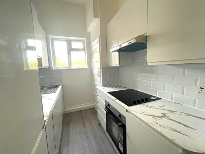 2 Bedroom Flat To Rent In High Street, Ruislip, HA4