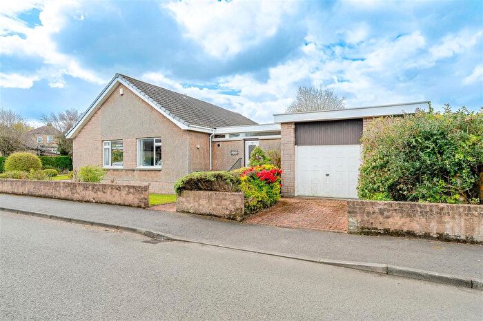 3 Bedroom Bungalow For Sale In Irvine Crescent, Bathgate, EH48
