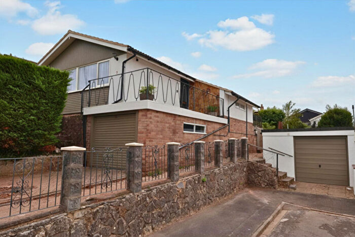 3 Bedroom Bungalow For Sale In Wode Close, Horndean, PO8