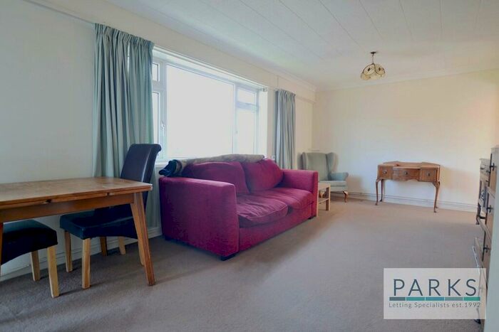 2 Bedroom Apartment To Rent In Selsfield Drive, Brighton, BN2