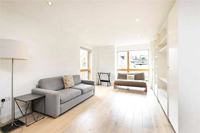 2 Bedroom Apartment To Rent In Drummond Way, London, N1