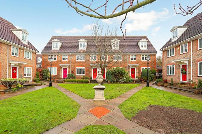 4 Bedroom Terraced House To Rent In Stafford Square, Weybridge, KT13