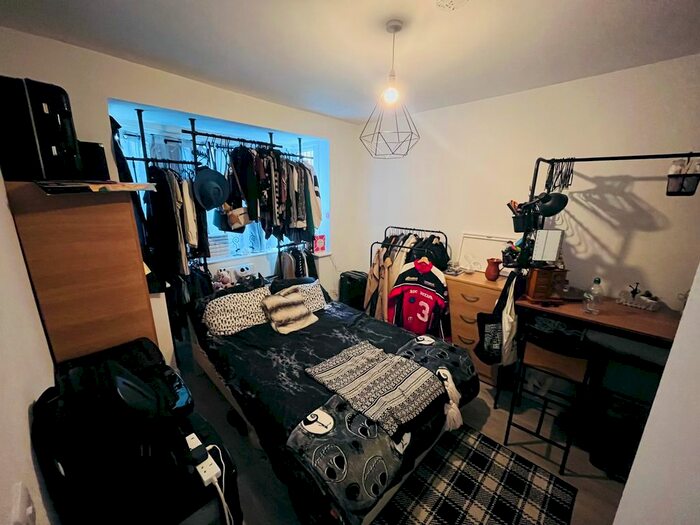 Studio To Rent In Campus Road, London, E17