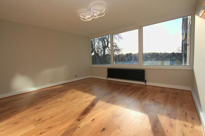 2 Bedroom Flat To Rent In Highgate Edge, Great North Road, London, N2