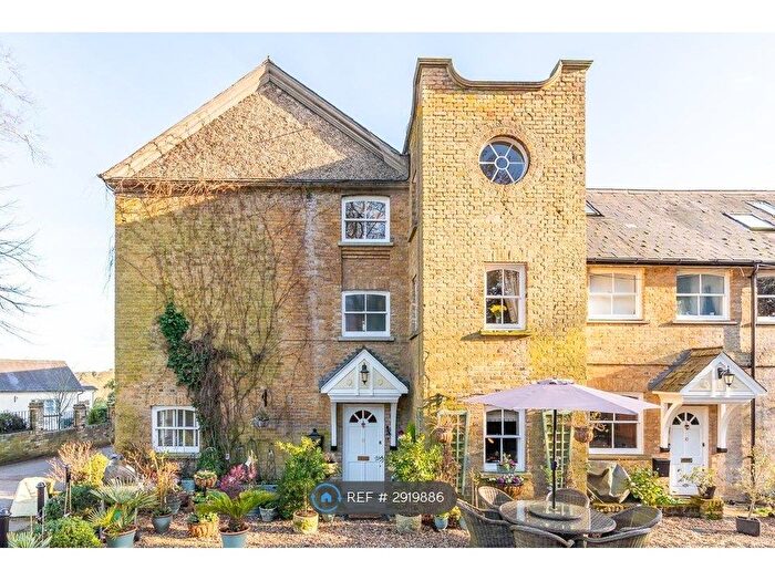 4 Bedroom End Of Terrace House To Rent In Courtyard Mews, Ware, SG12
