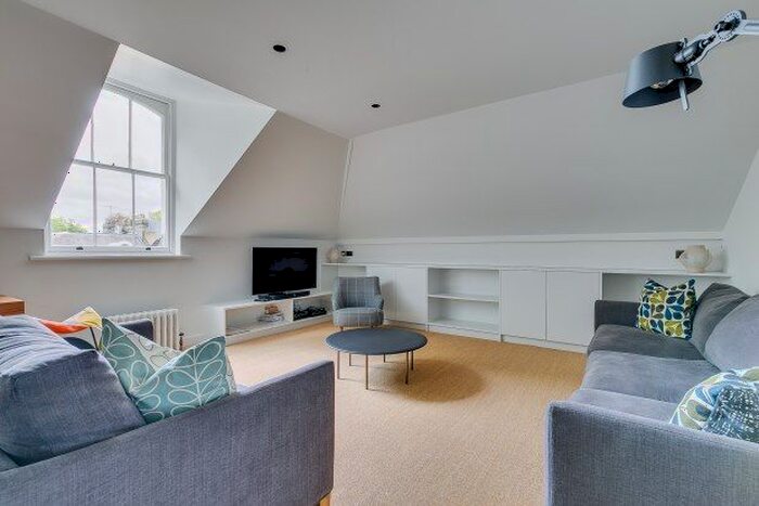 3 Bedroom Flat To Rent In Bolton Gardens, London, SW5