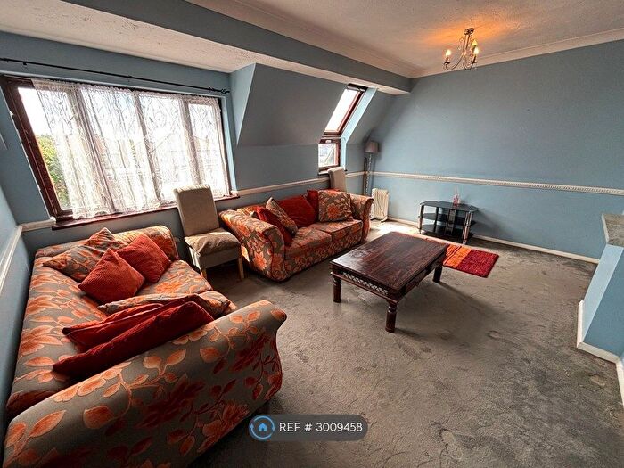 2 Bedroom Flat To Rent In Allington Close, Greenford, UB6