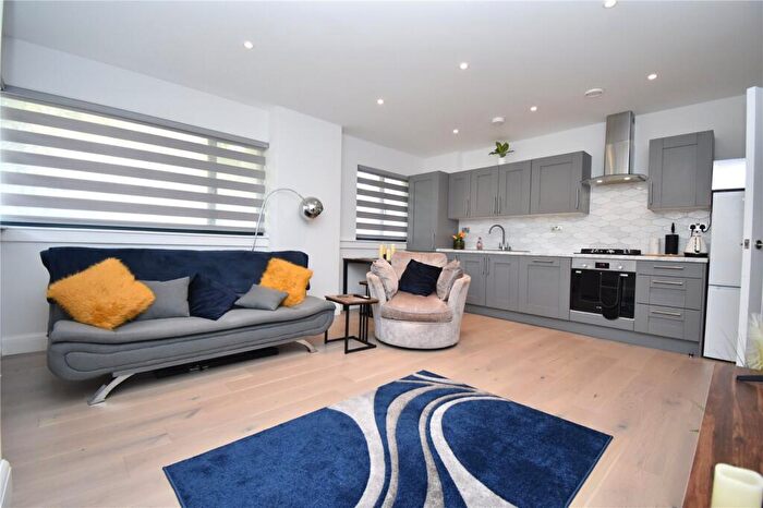 2 Bedroom Apartment To Rent In Emerald House, A London Road, Newbury, Berkshire, RG14