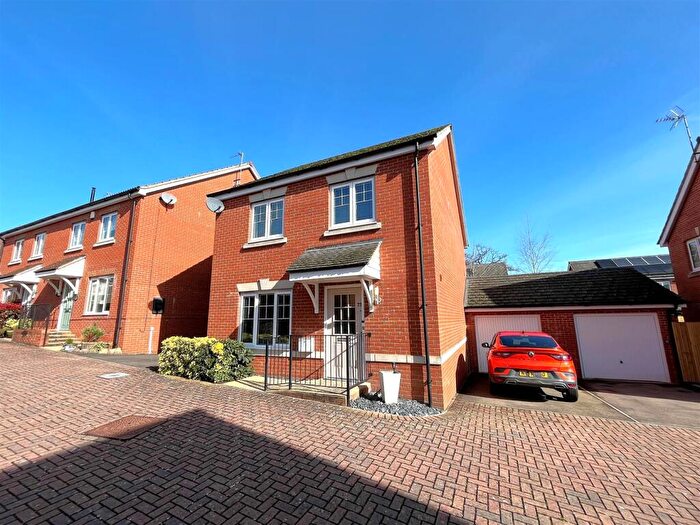 4 Bedroom Detached House For Sale In Meek Road, Newent, GL18