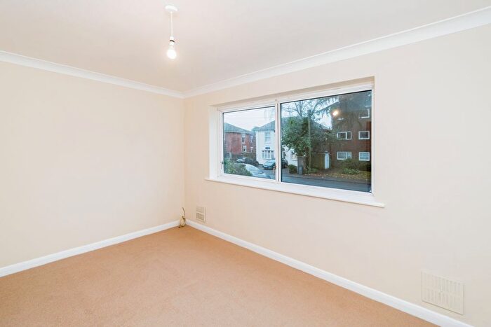 2 Bedroom Flat For Sale In Waterloo Road, Freemantle, Southampton, Hampshire, SO15