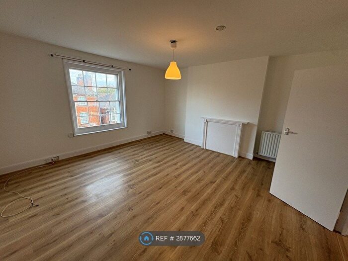 2 Bedroom Flat To Rent In Russell Street, Reading, RG1