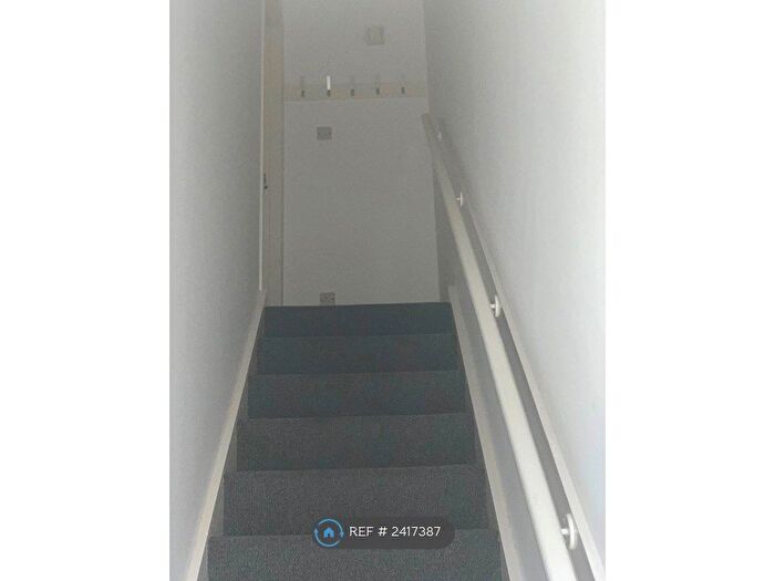 1 Bedroom Flat To Rent In Melville Place, Kirkcaldy, KY2