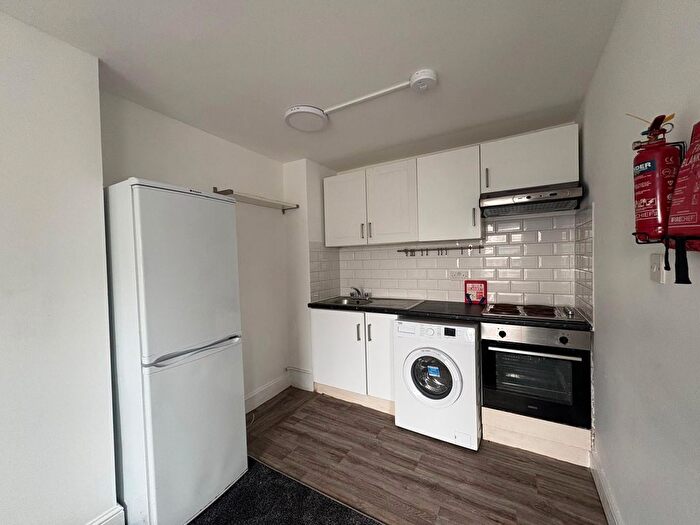 1 Bedroom Flat To Rent In Blackstock Road, London, N4