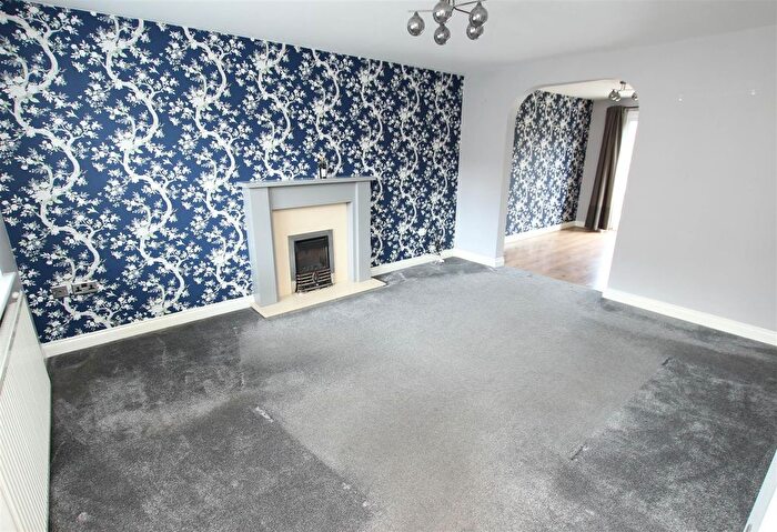 4 Bedroom Detached House For Sale In Jenkinson Grove, Armthorpe, Doncaster, DN3