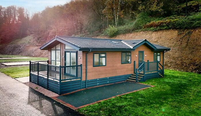 2 Bedroom Park Home For Sale In Nadine's Country Park, Newton St Cyres, Exeter, EX5