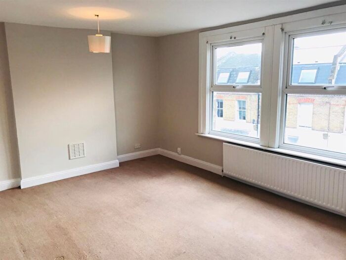 1 Bedroom Flat To Rent In Landor Road, London, SW9