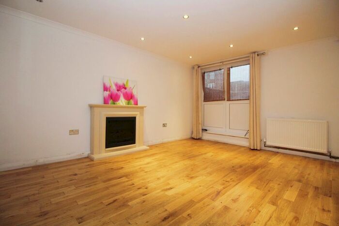 4 Bedroom Maisonette To Rent In Mansford Street, Bethnal Green/Hoxton, E2