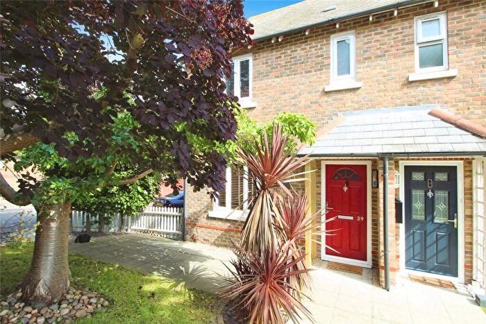 2 Bedroom Semi Detached House For Sale In Mansfield Drive, Iwade, Sittingbourne, Kent, ME9