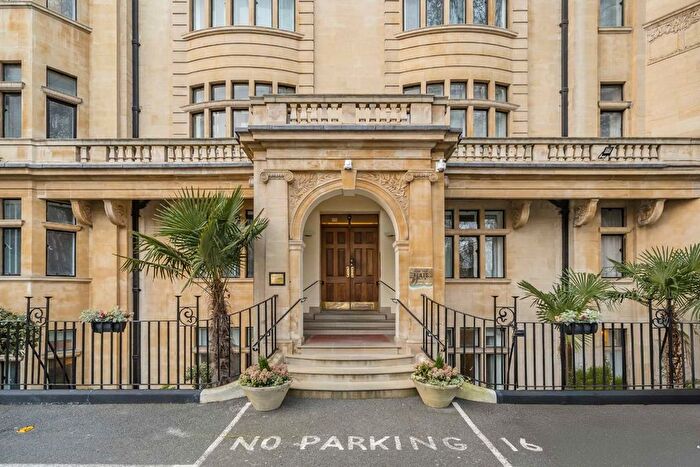 3 Bedroom Flat To Rent In Marylebone Road, Marylebone, NW1