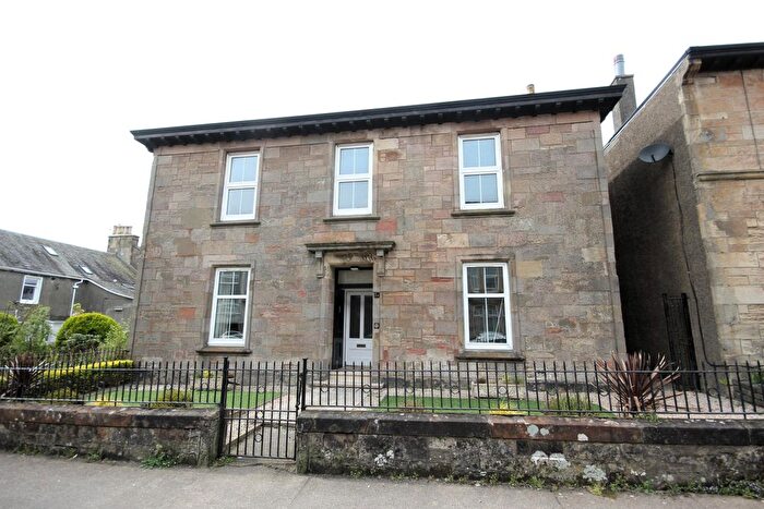 2 Bedroom Flat To Rent In William Street, Helensburgh, G84