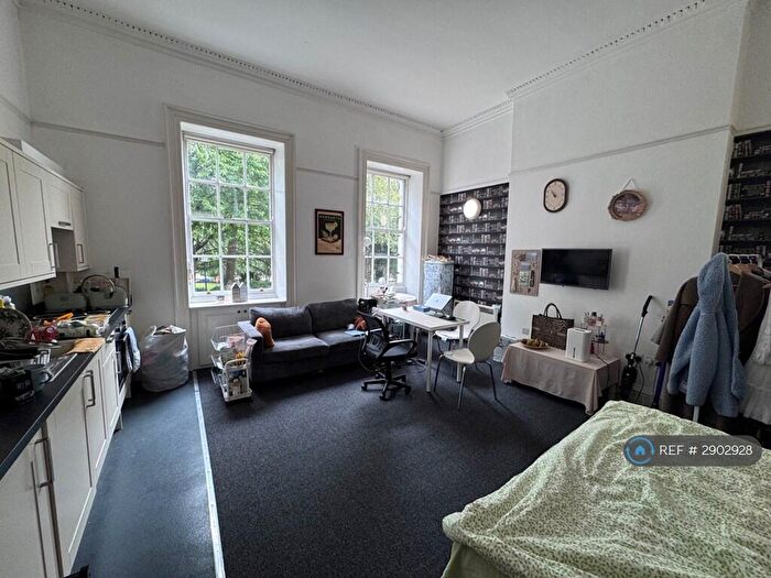 Studio To Rent In Berkeley Square, Bristol, BS8 - Photo 4