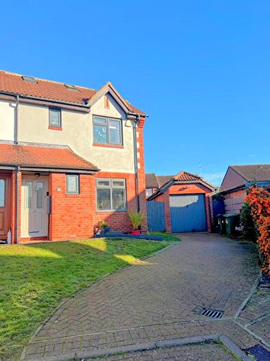 4 Bedroom Semi Detached House For Sale In Mountview Close, Basildon, SS16