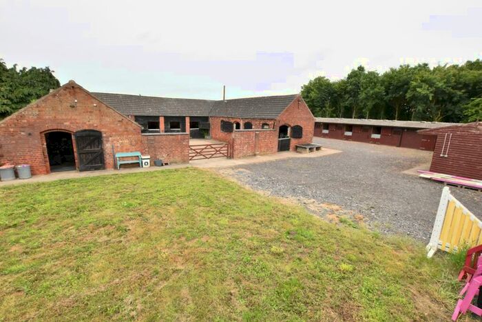 6 Bedroom Equestrian Facility For Sale In Ermine Street, Winterton, Scunthorpe, DN15