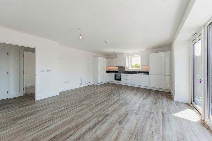 1 Bedroom Flat To Rent In Quartz Court, Bay Close, Romford, Essex, RM7
