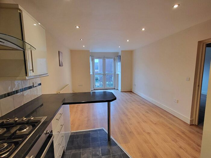 1 Bedroom Flat To Rent In Meeting Street, Wednesbury, WS10