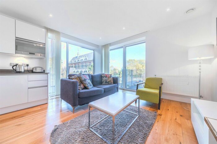 2 Bedroom Flat To Rent In St. Vincent Court, Hoy Street, Canning Town, London, E16