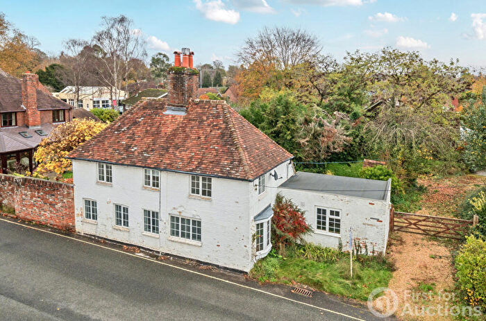 3 Bedroom Detached House For Sale In Shore Lane, Bishops Waltham, Southampton, SO32