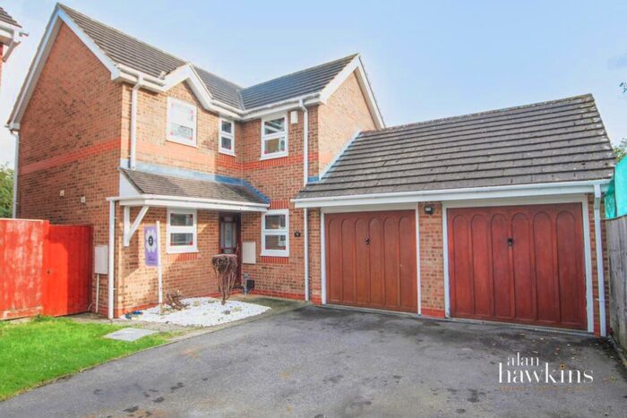 4 Bedroom Detached House To Rent In Furze Close, Peatmoor, SN5