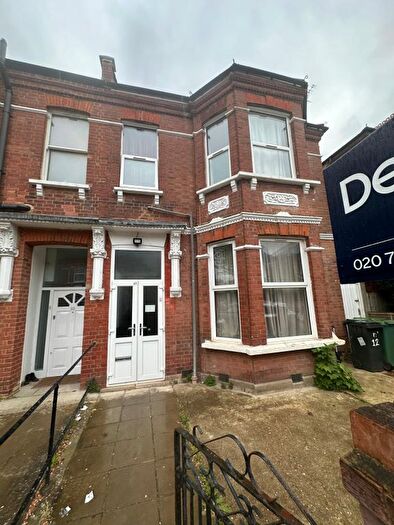 Studio To Rent In Ebbsfleet Road, London, NW2