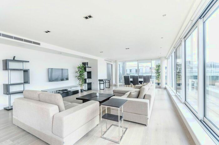 3 Bedroom Flat To Rent In Chelsea Creek, Fulham, London, SW6