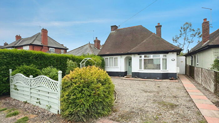 3 Bedroom Detached Bungalow For Sale In Heanor Road, Ilkeston, DE7